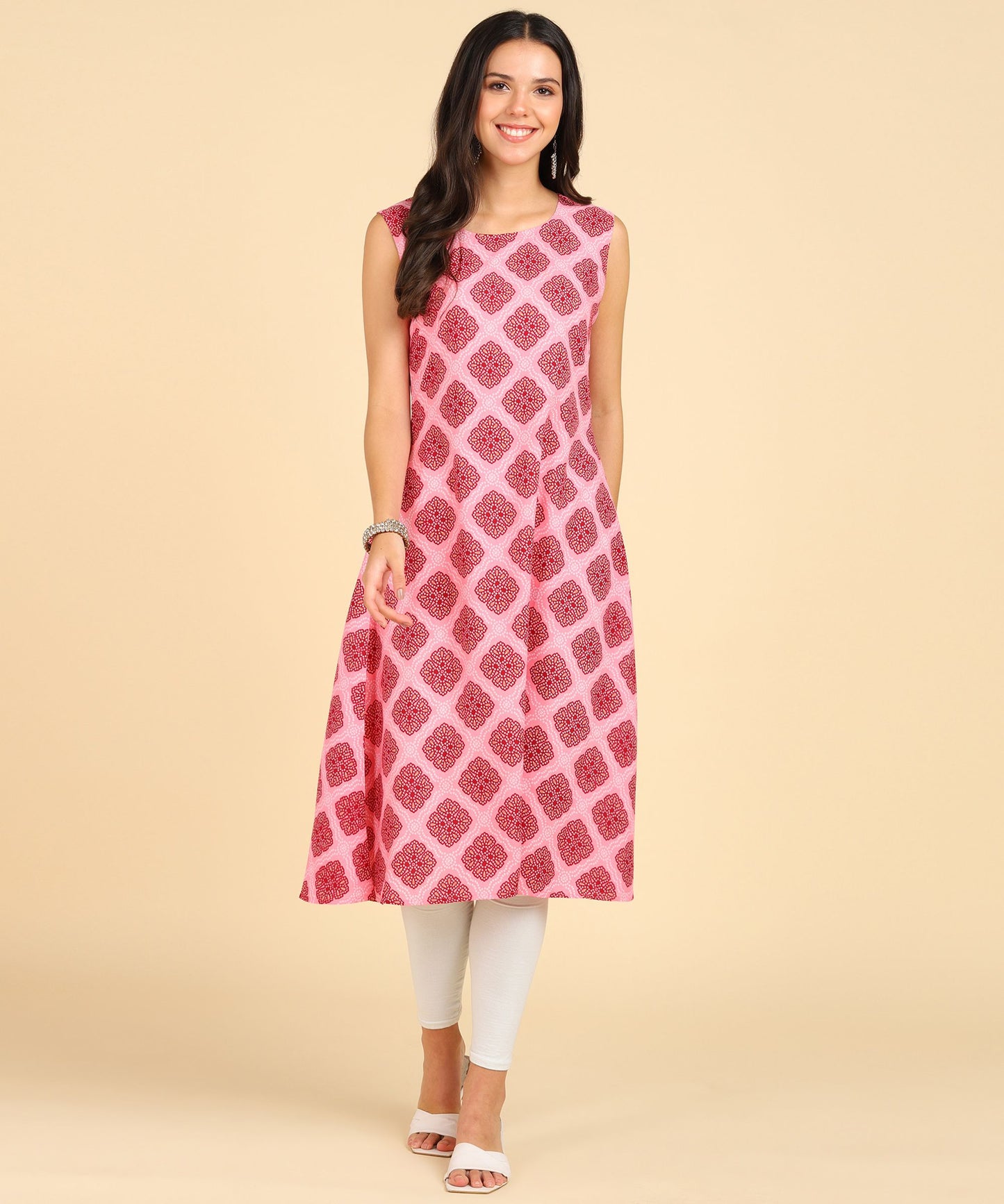 Women's Casual Wear Sleeveless Round Long Kurtis